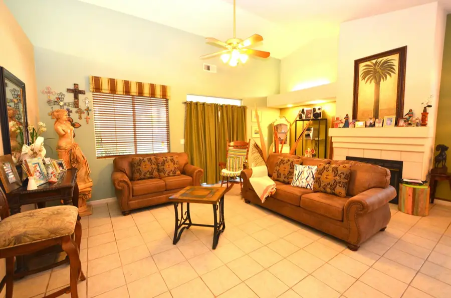 225 Stonewood Drive, Los Banos, CA 93635 - #3