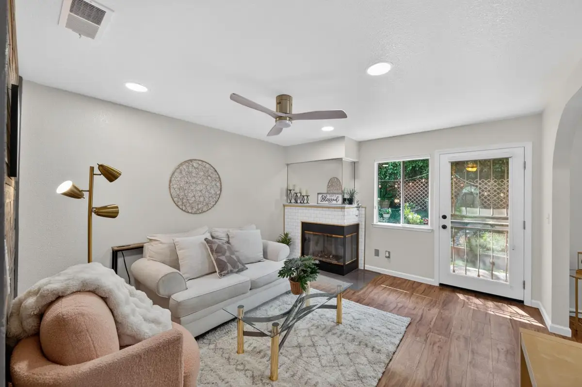 4049 San Juan Ave, Fair Oaks, CA 95628 - #1