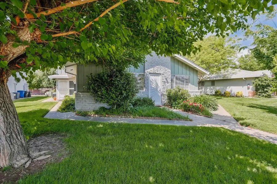 9004 El Cajon Way Way #1, Sacramento, CA 95826 - #3