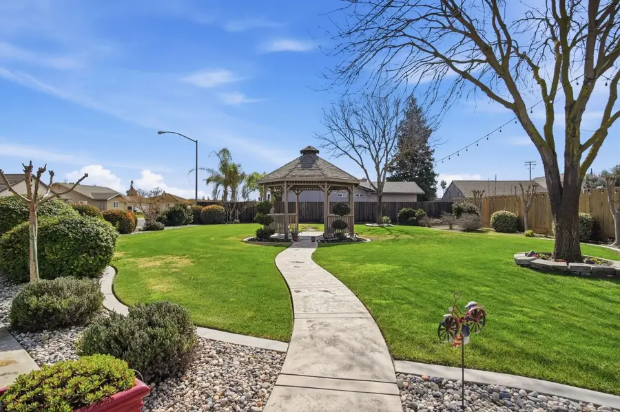 2117 Vincent Avenue, Hughson, CA 95326 - #2