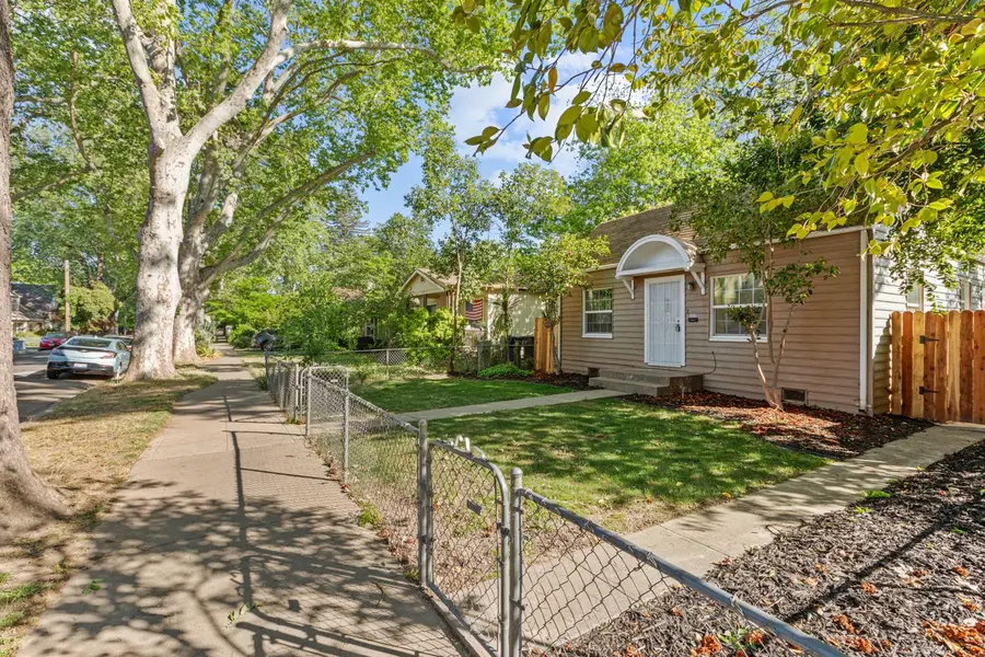 3132 B Street, Sacramento, CA 95816 - #3