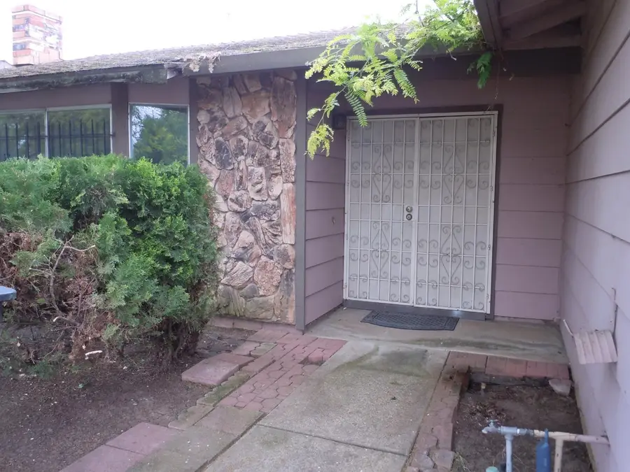 8366 Langtree Way, Sacramento, CA 95823 - #2