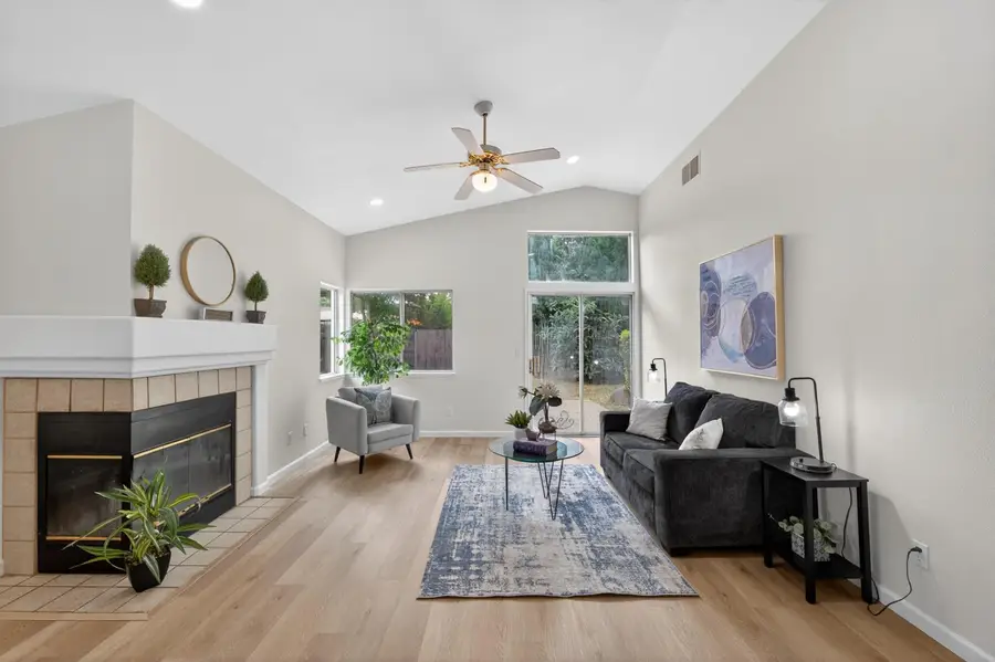 4 San Rogue Court, Sacramento, CA 95823 - #2