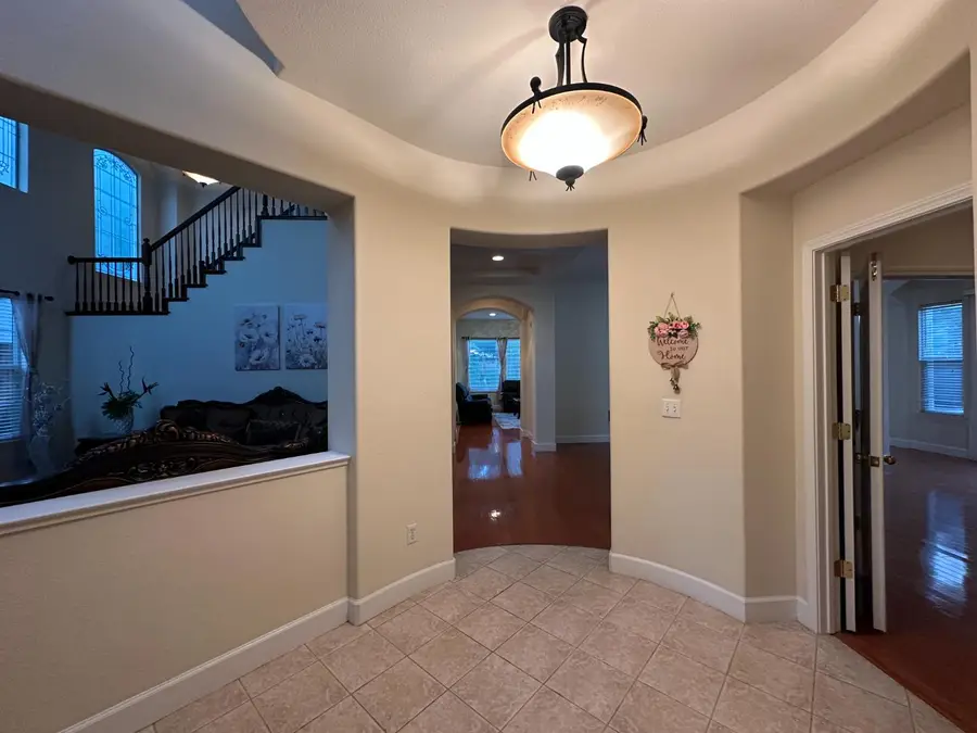 205 Hawkcrest Circle, Sacramento, CA 95835 - #2