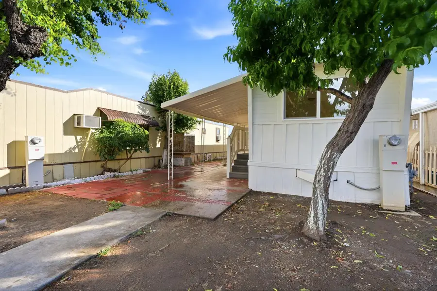 715 S Kaweah Avenue #9, Exeter, CA 93211 - #3