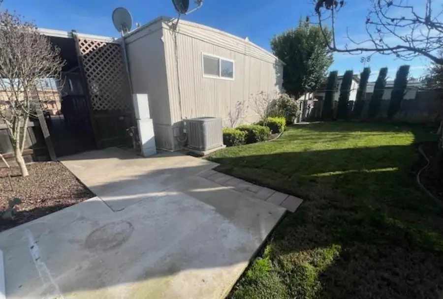2505 Jackson Avenue, Escalon, CA 95320 - #3