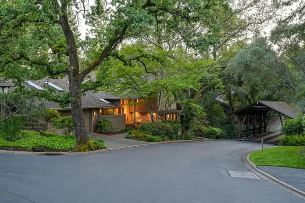 18 Covered Bridge Road, Carmichael, CA 95608