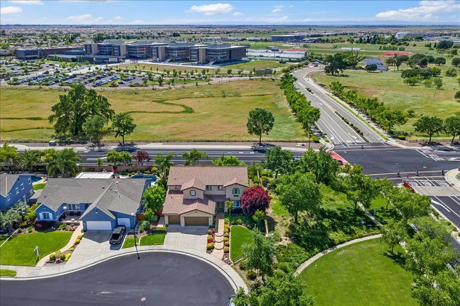 433 Rockcliff Court, Roseville, CA 95747 - #2