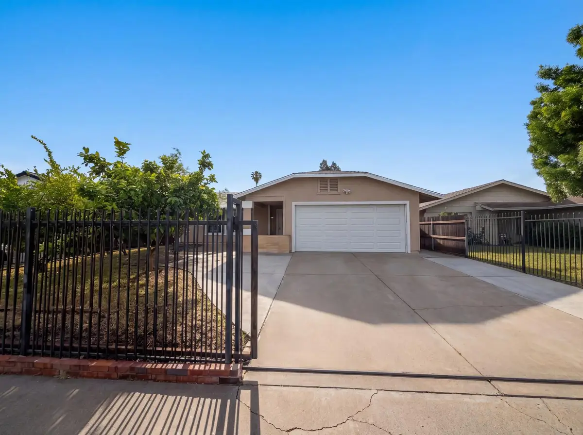 8232 Moorhaven Way, Sacramento, CA 95828 - #1