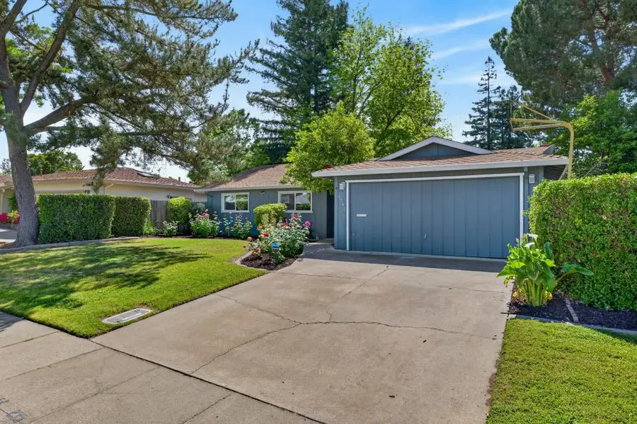 6742 Park Riviera Way, Sacramento, CA 95831 - #2
