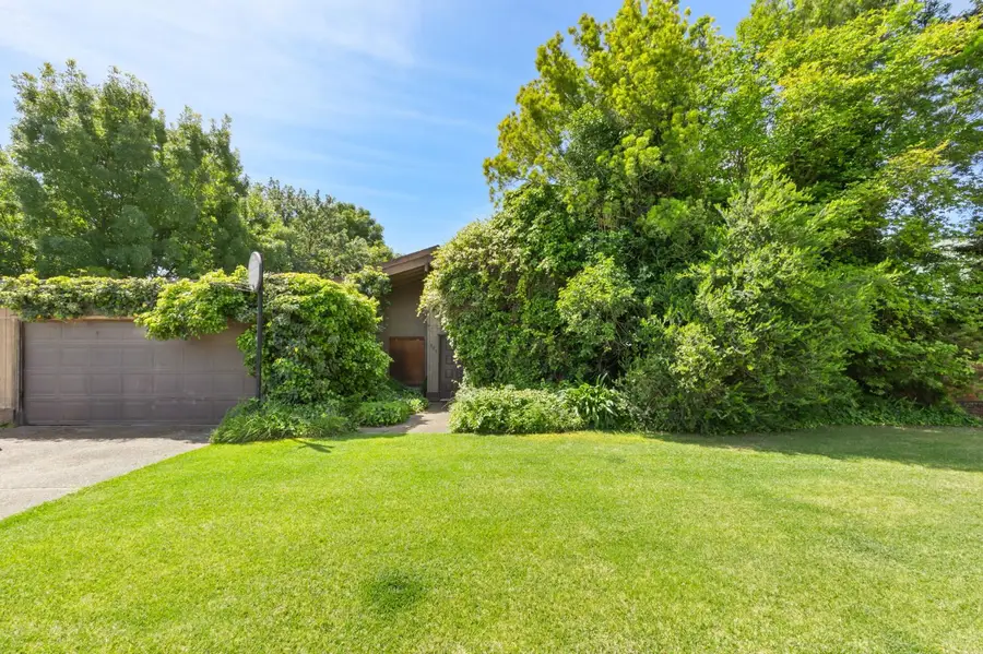 827 Del Oro Street, Woodland, CA 95695 - #2