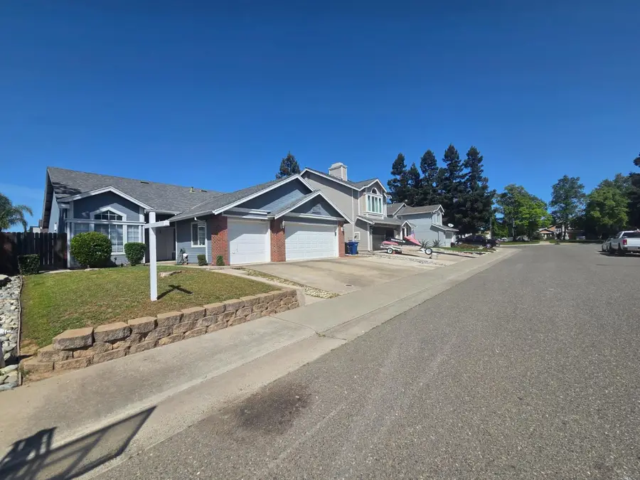 8212 Newbury Park Court, Sacramento, CA 95828 - #3