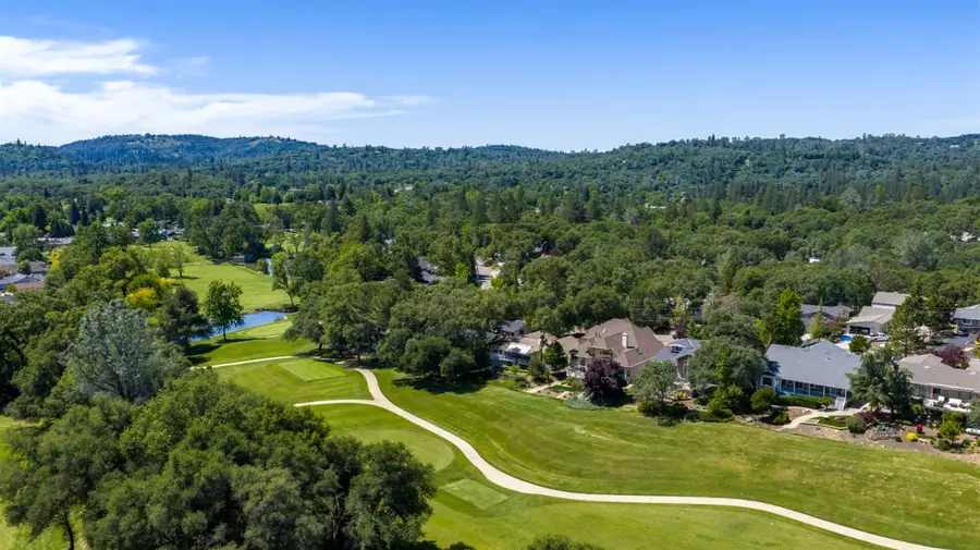 18073 Jayhawk Drive, Penn Valley, CA 95946 - #2