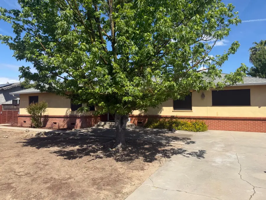 7555 E Whitmore Avenue, Hughson, CA 95326 - #2