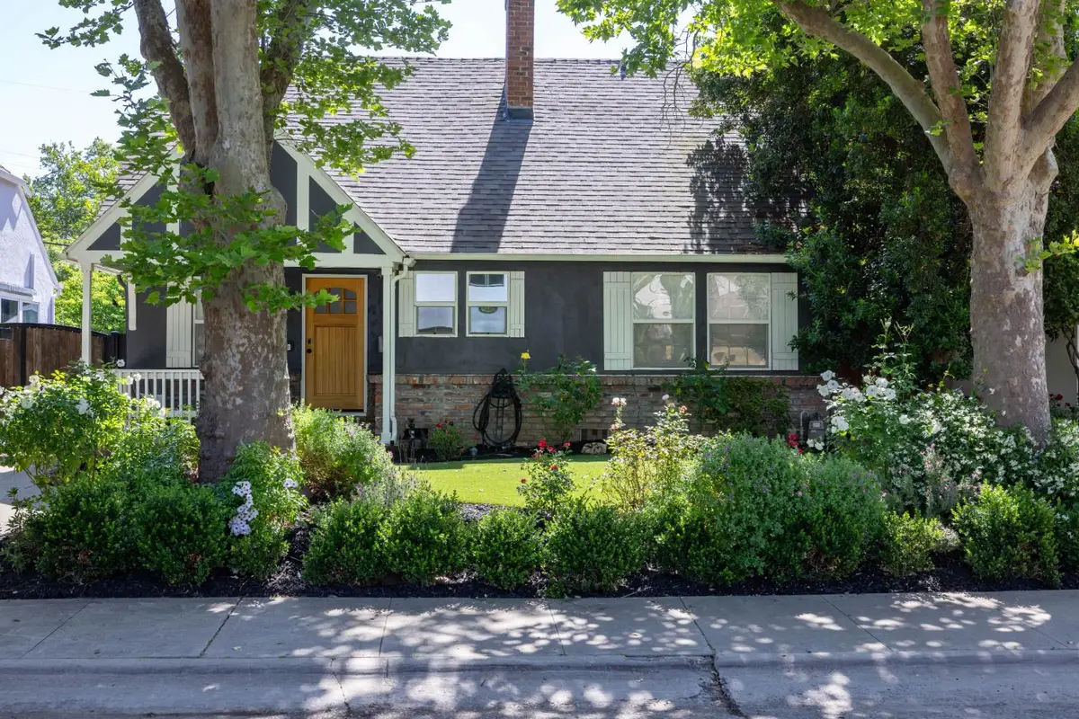 855 35th Street, Sacramento, CA 95816 - #1