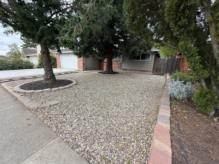 3006 Chestnut Hill Drive, Sacramento, CA 95826 - #3