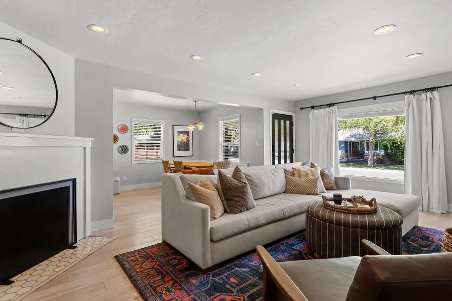 518 Fremont Way, Sacramento, CA 95818 - #3