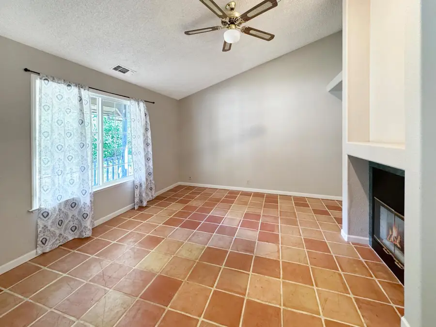25124 Long Court, Auburn, CA 95602 - #3
