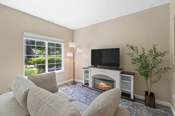 4200 E Commerce Way #2414, Sacramento, CA 95834