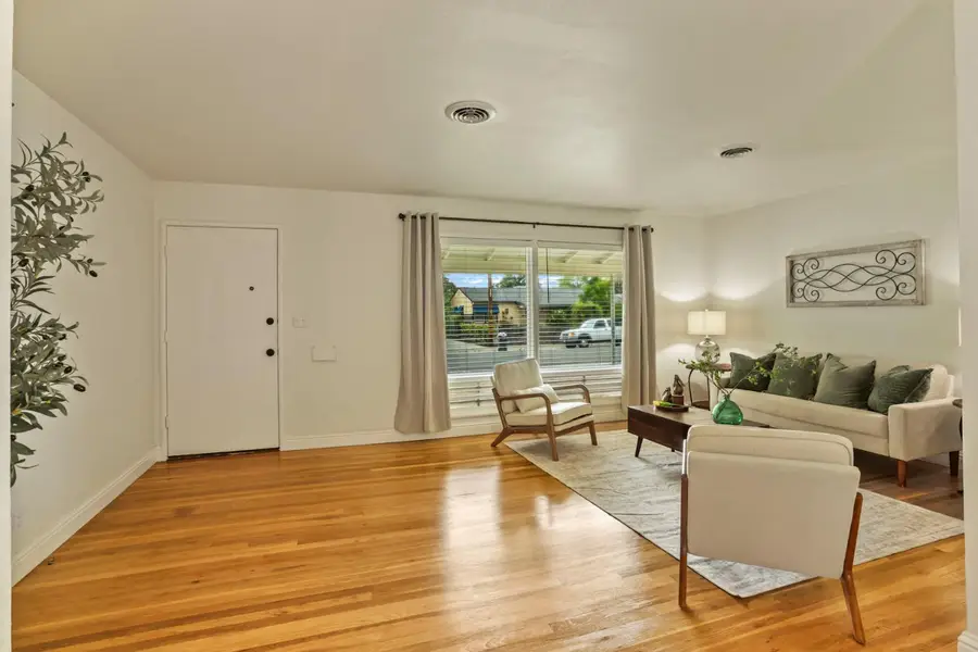 32 E Mckenzie Avenue, Stockton, CA 95204 - #2