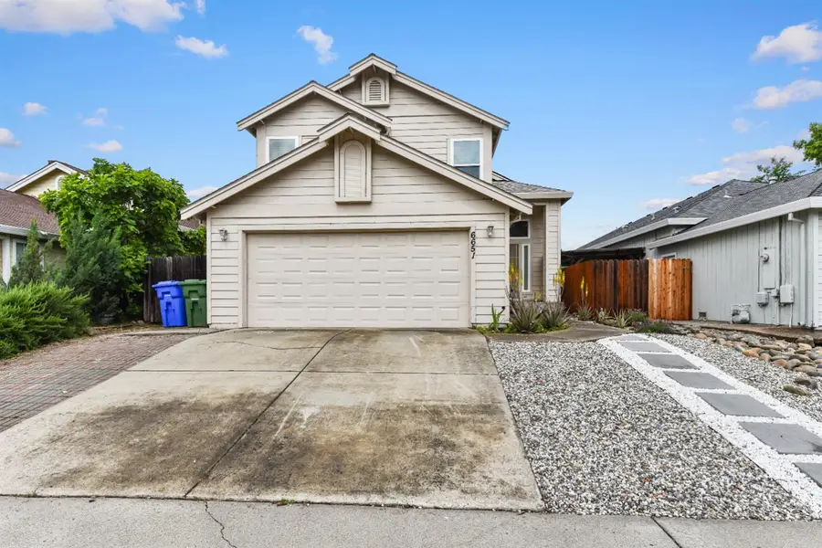 6651 Laguna Park Drive, Elk Grove, CA 95758 - #2