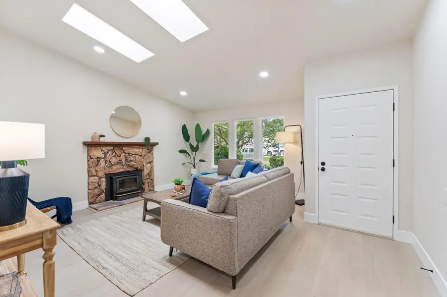 2812 Pintail Court, West Sacramento, CA 95691 - #3