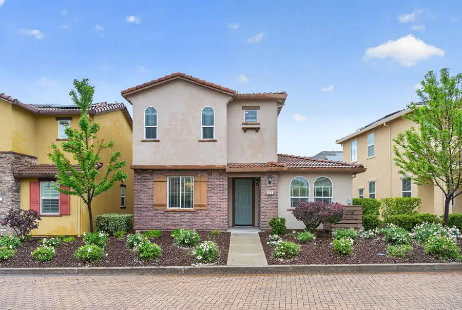 203 Rochdale Street, Roseville, CA 95661 - #2