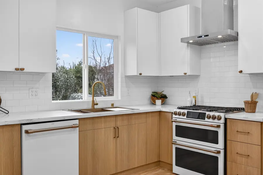 628 42nd Street, Sacramento, CA 95819 - #3