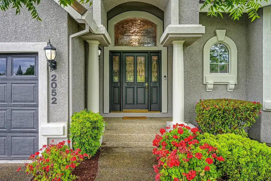 2052 Thornhill Dr, Granite Bay, CA 95746 - #3