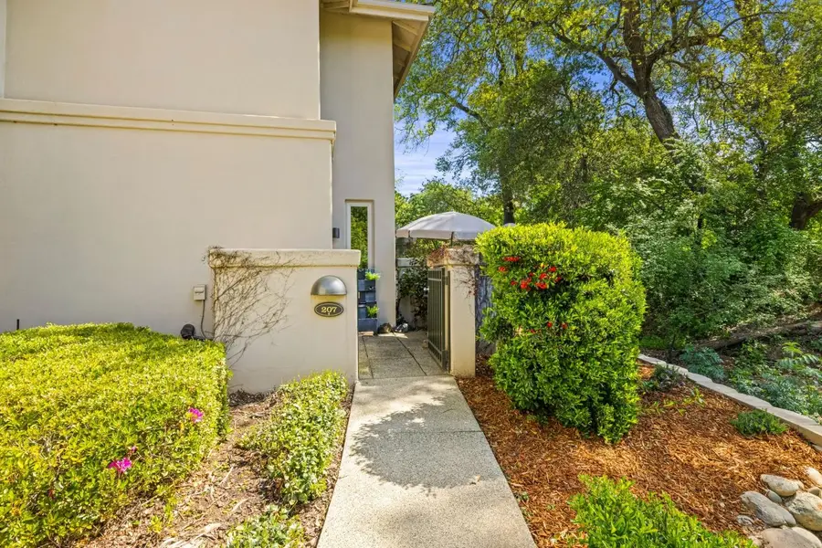 11290 Stanford Court Lane #207, Gold River, CA 95670 - #2