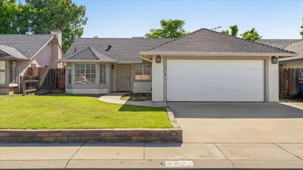 1216 Rolls Royce Lane, Modesto, CA 95351