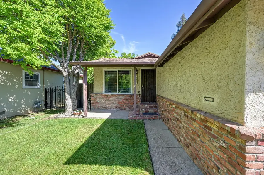 6411 18th Avenue, Sacramento, CA 95820 - #2