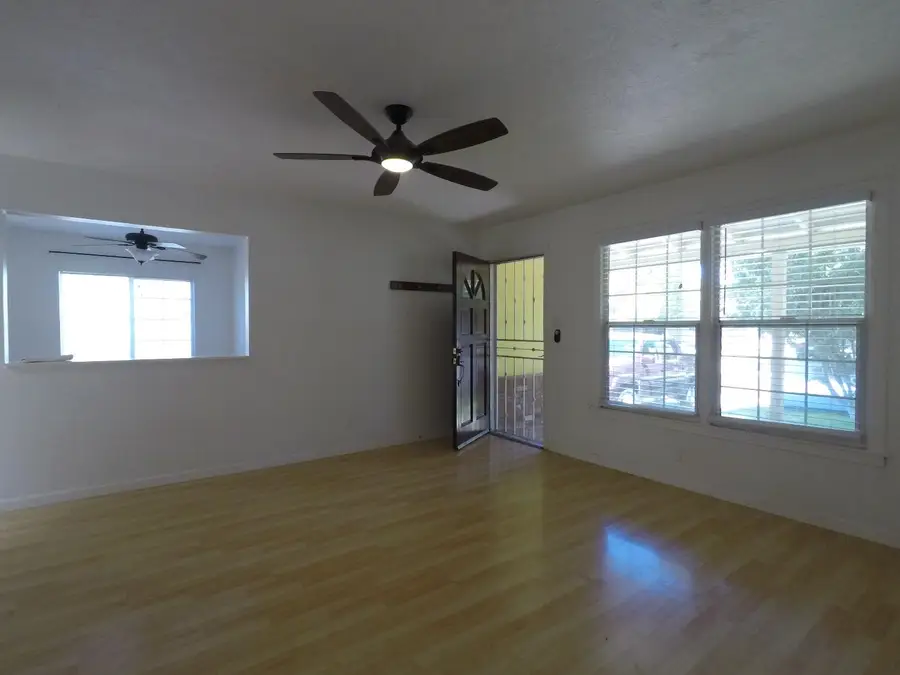 2510 Atlas Avenue, Sacramento, CA 95820 - #3