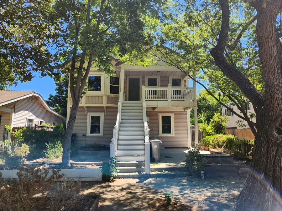 215 25th Street, Sacramento, CA 95816 - #2