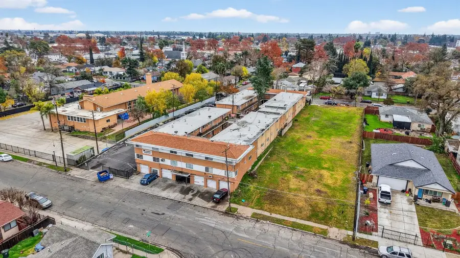 618 Plaza Avenue, Sacramento, CA 95815 - #2