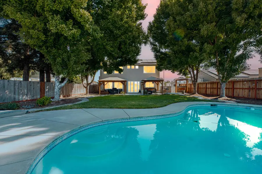 934 Fallbrook Court, Escalon, CA 95320 - #2