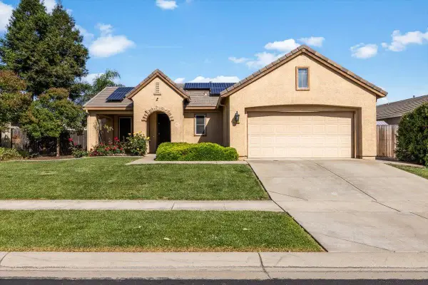 2129 Golden Gate Drive, Plumas Lake, CA 95961