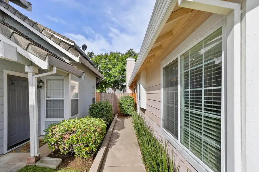 8848 Gemwood Way, Elk Grove, CA 95758 - #3