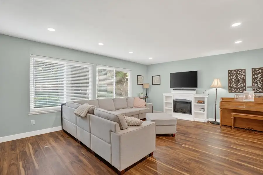 2374 Via Camino Avenue, Carmichael, CA 95608 - #3