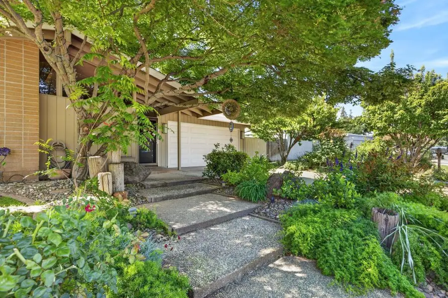 8756 Contemporary Court, Elk Grove, CA 95624 - #3