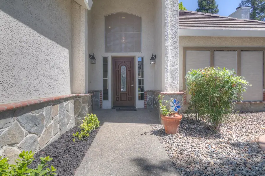 402 Braemar Court, Roseville, CA 95661 - #3