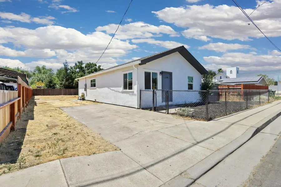 225 Church Street, Waterford, CA 95386 - #3