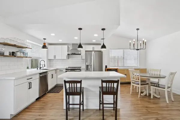 1123 Cresthaven Drive, Roseville, CA 95678