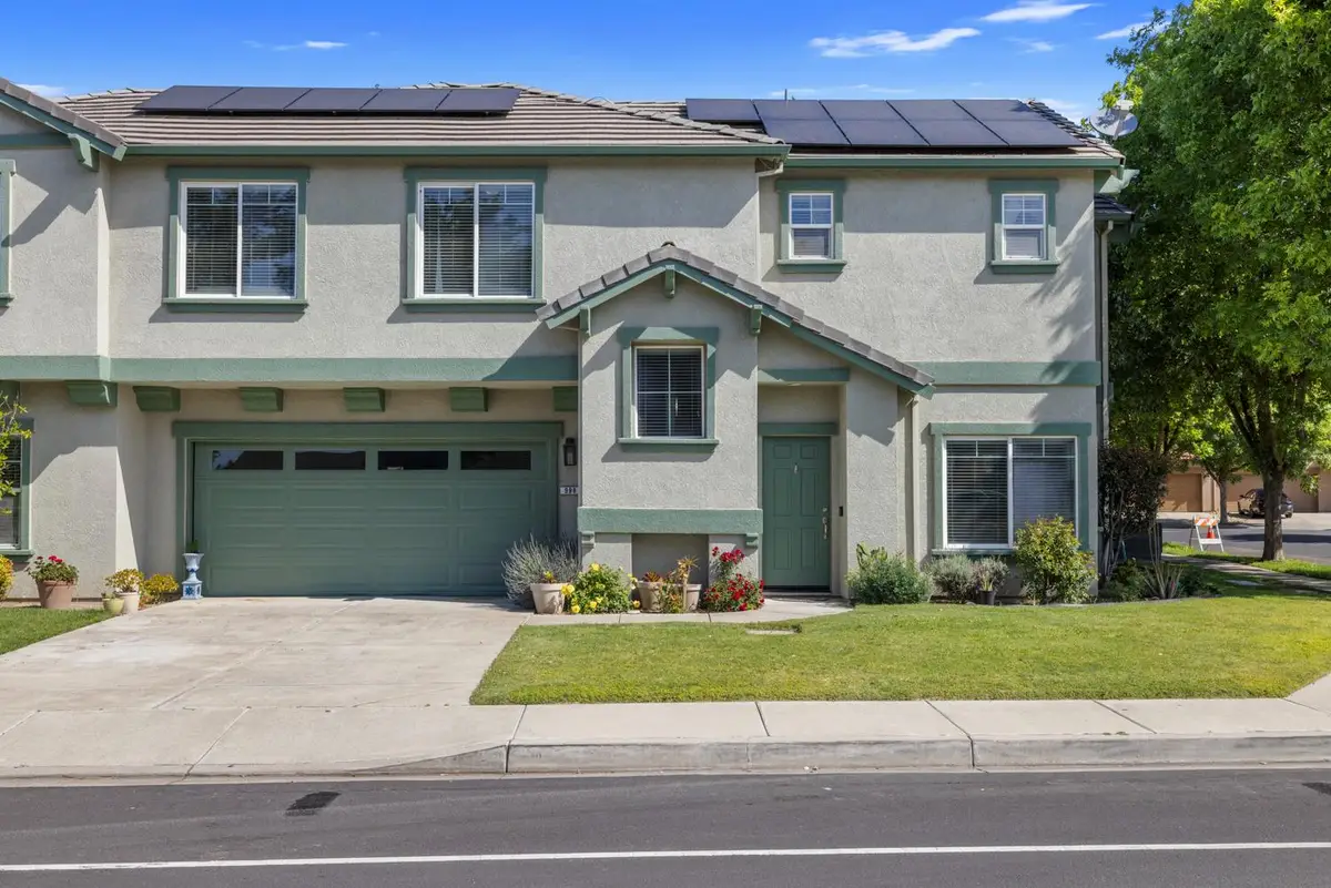 998 E J Street, Oakdale, CA 95361 - #1