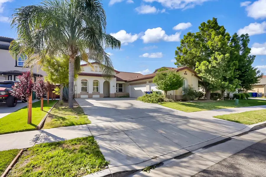 2461 S Mountainside Drive, Los Banos, CA 93635 - #2