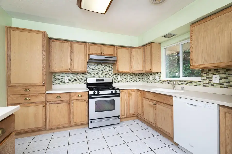 1048 Laurel Avenue, Olivehurst, CA 95961 - #3