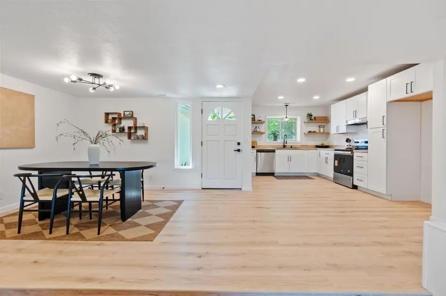 1425 Pleasant Street, Redding, CA 96001 - #2