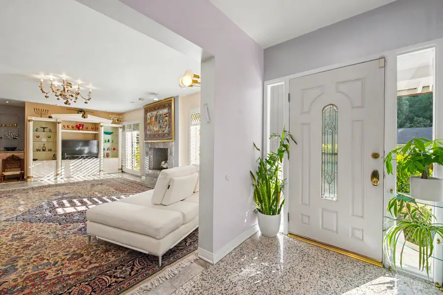 1118 Roscomare Road, Los Angeles, CA 90077 - #2
