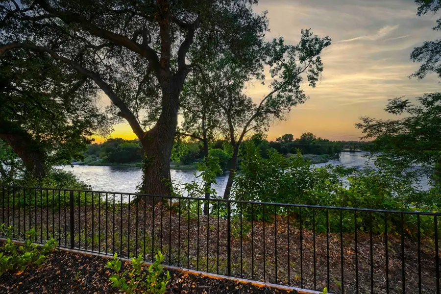 9815 Mira Del Rio Drive, Sacramento, CA 95827 - #2