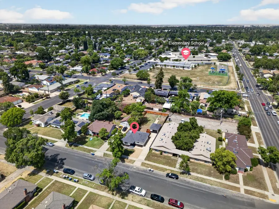 1127 W 19th Street, Merced, CA 95340 - #2